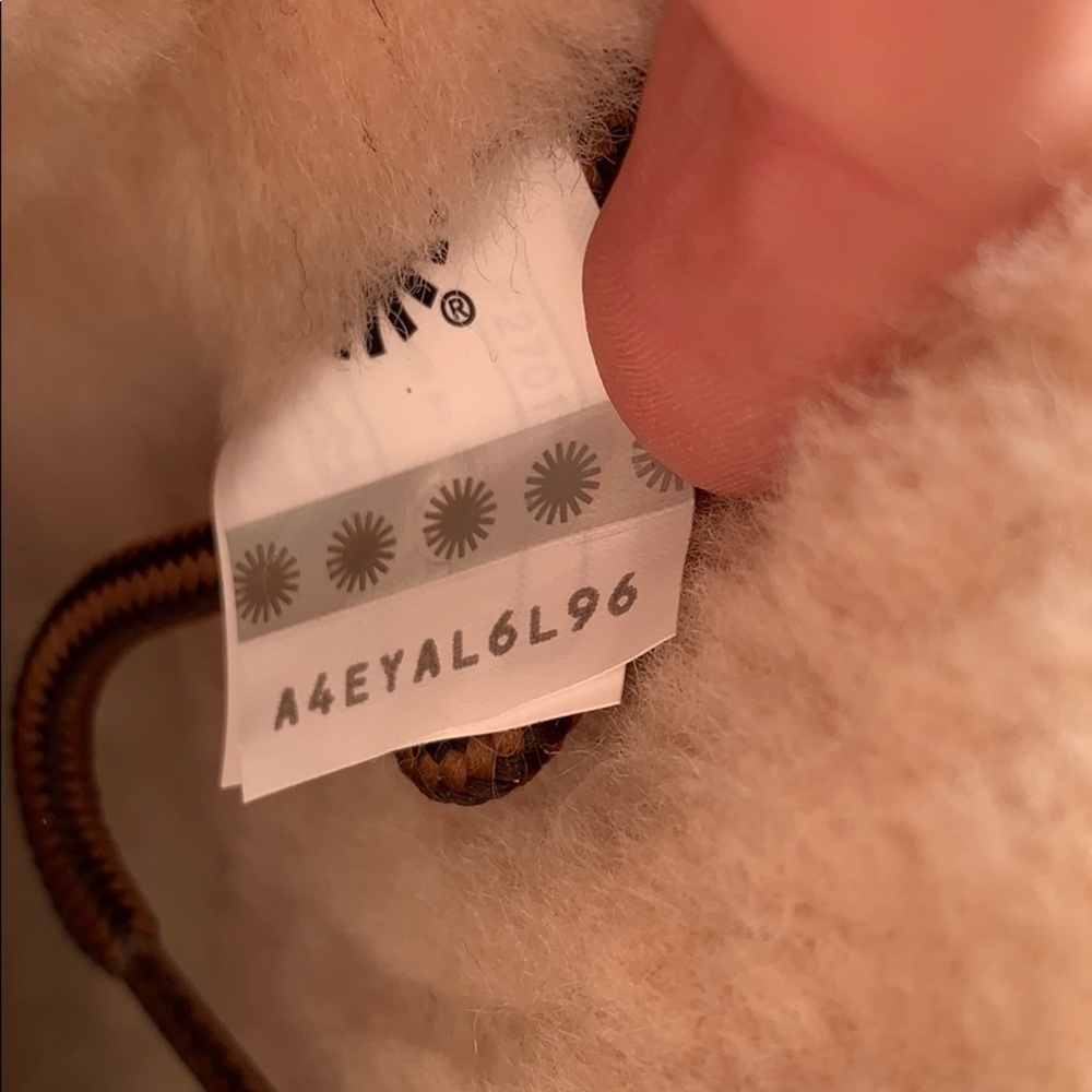 NIB UGG Australia Adirondack Boot III Chestnut - Picture 8 of 8